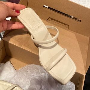 Used- good condition nude kitten heel sandal. Zara size 40